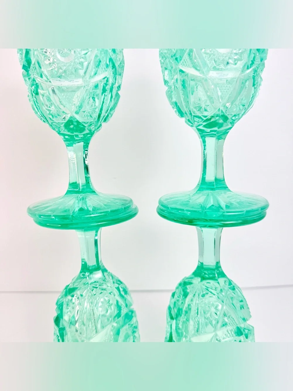Vintage Imperial Aqua Set Of 4 Water Goblet Feather Notching Mint Condition